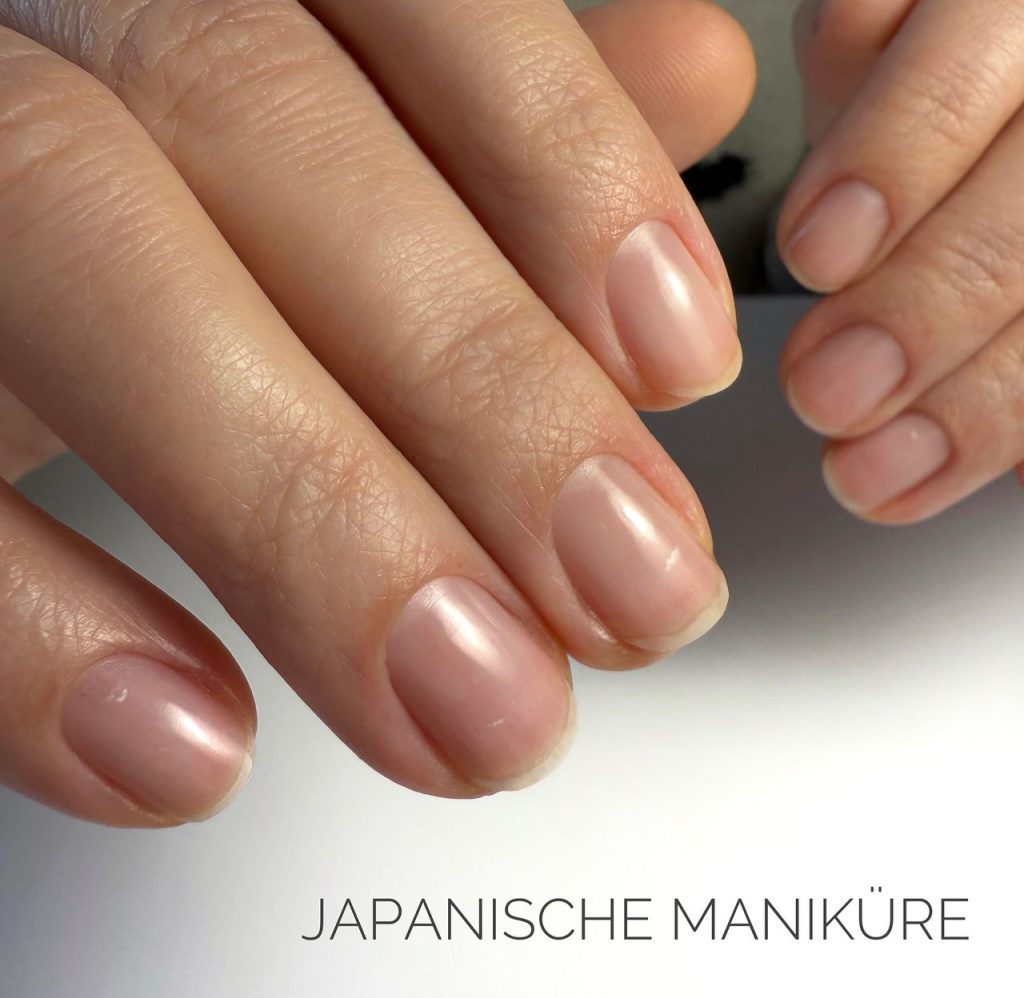 Japanische Maniküre – natürlicher Glanz