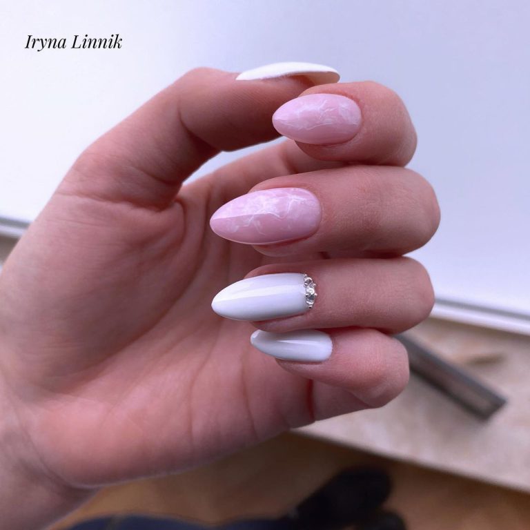 Rosé und Weiß in Mandelform – Top Nails Bautzen