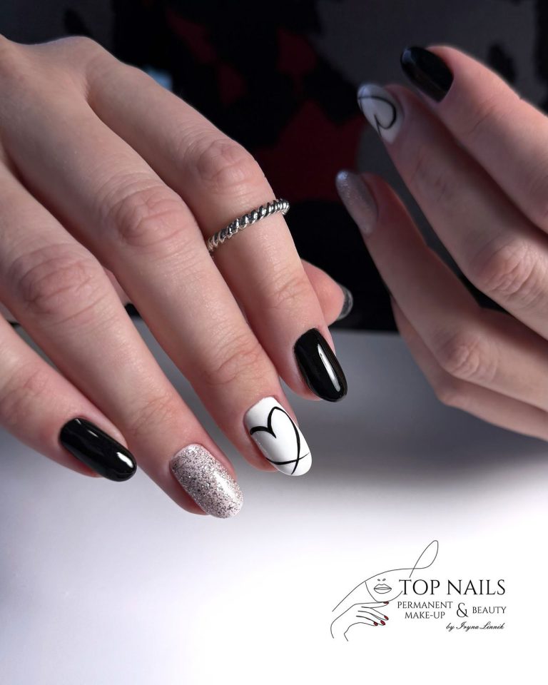 Schwarz-Weiß mit Glitzer – Top Nails Bautzen