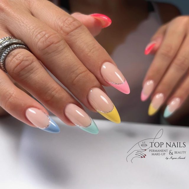 Buntes French – Top Nails Bautzen